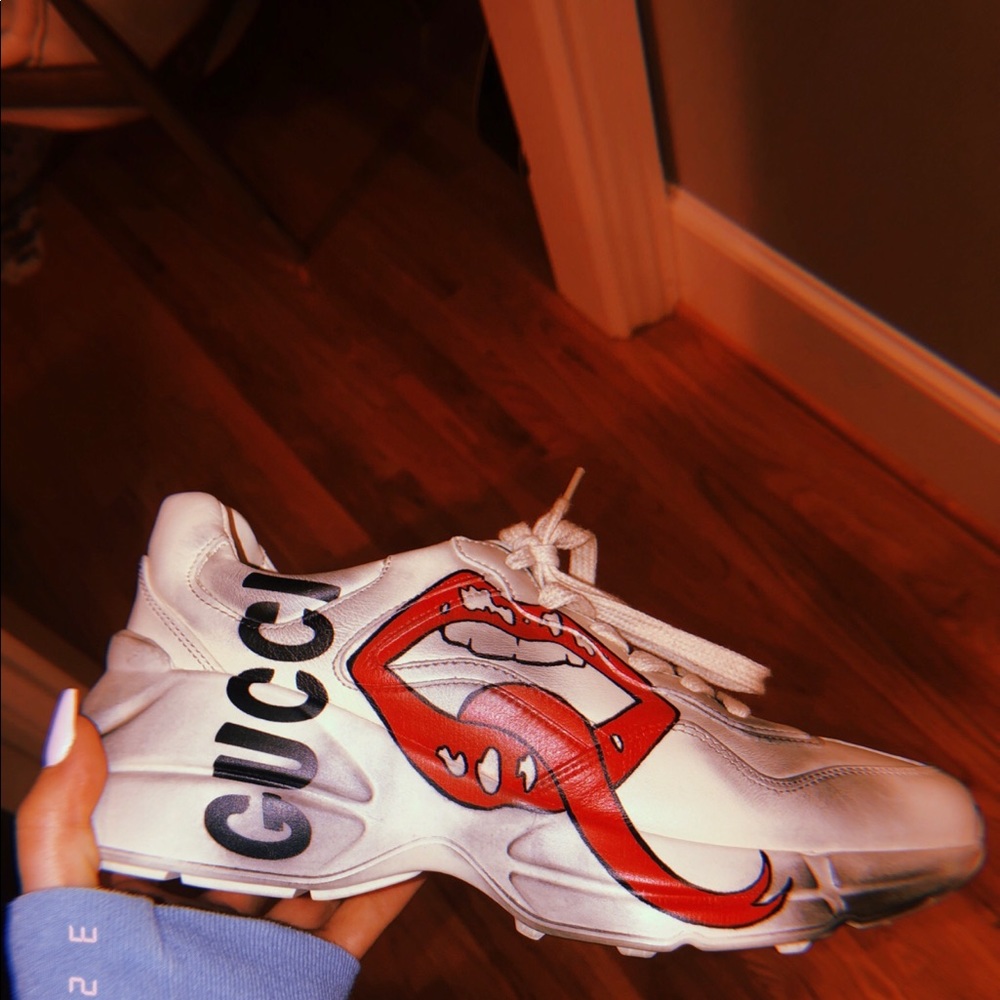 women’s gucci mouth print sneaker
